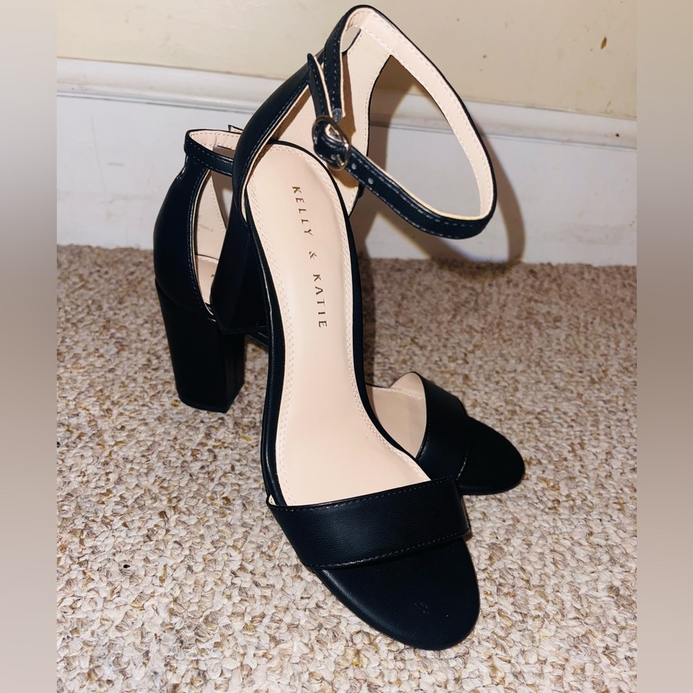 Kelly & Katie Black Heel Shoes size 8.5